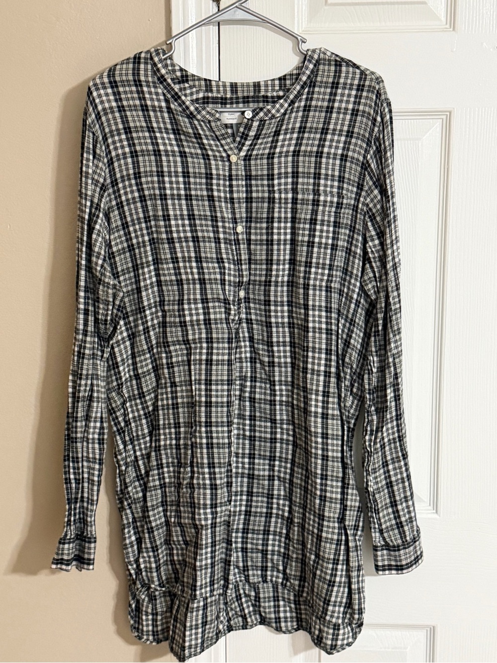 Women’s Black & White Plaid Long-Sleeve tunic Shirt